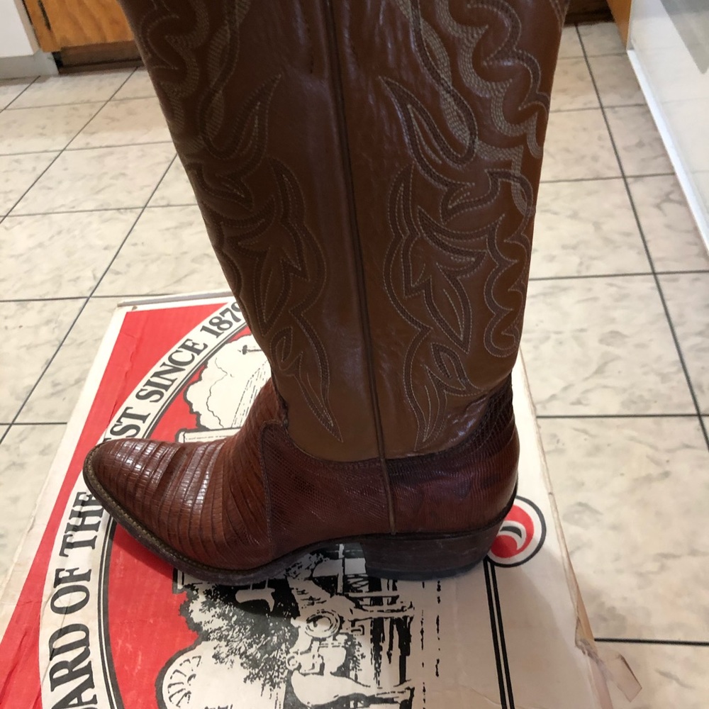 Boots - Picture 4 of 5